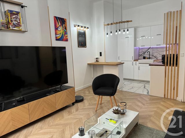 Appartement T2 à vendre - 2 pièces - 42.25 m2 - LYON - 69001 - RHONE-ALPES - Century 21 Agence Du Camp